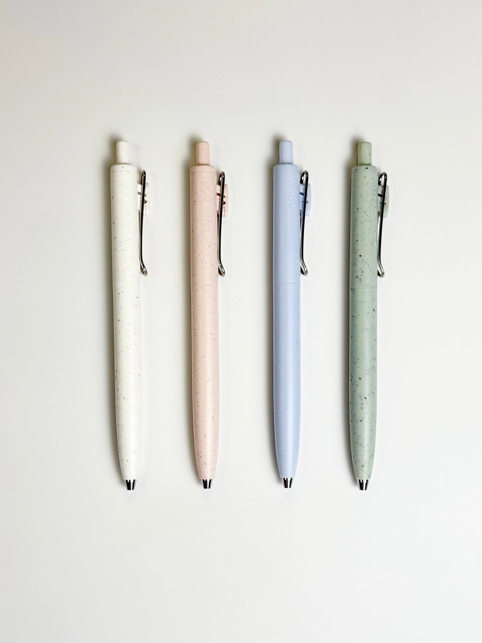 [LIMITED] Uni-Ball ONE Earth Gel Pen | Green Grassland | 0.5mm
