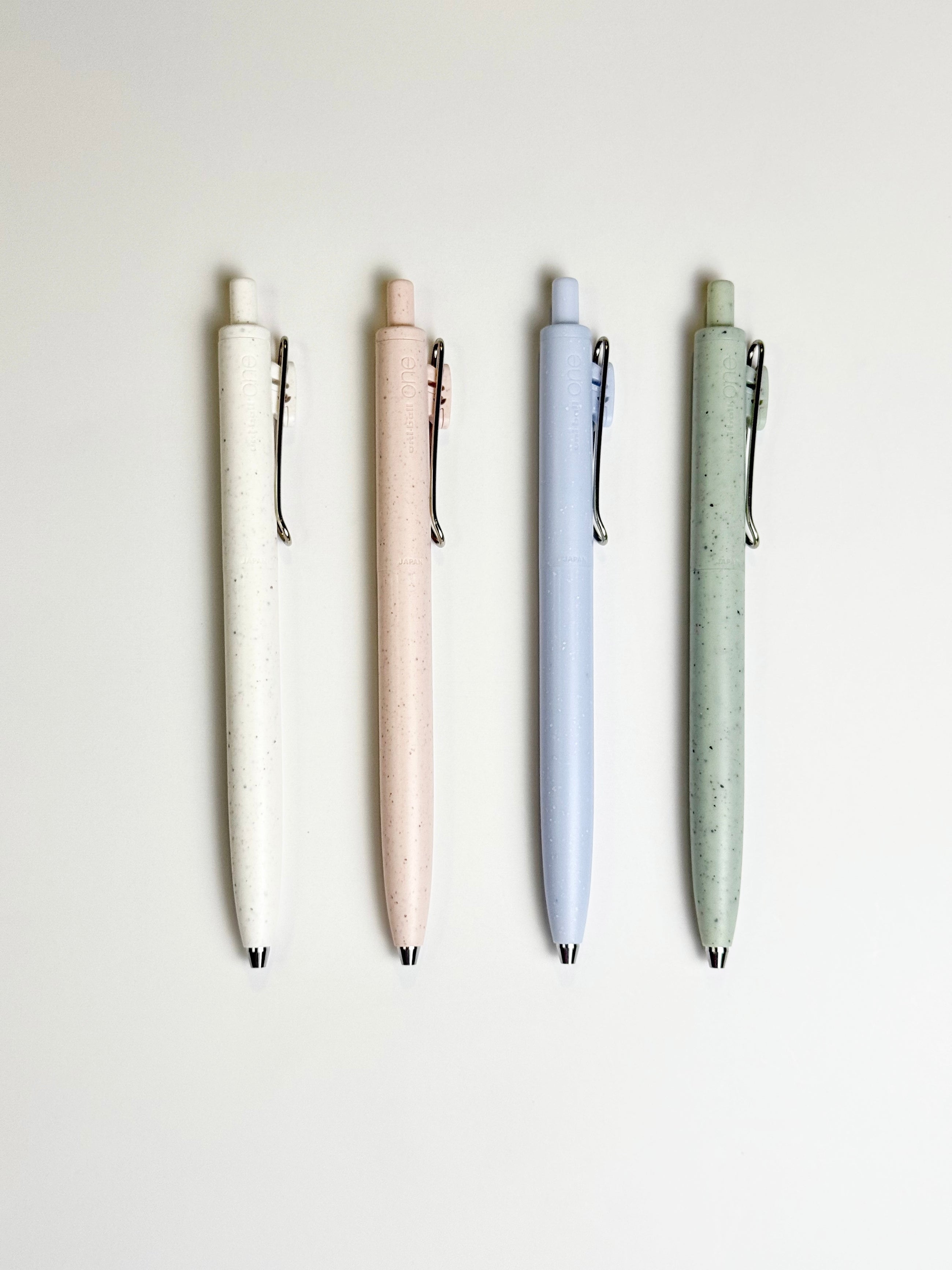 [LIMITED] Uni-Ball ONE Earth Gel Pen | Green Grassland | 0.5mm